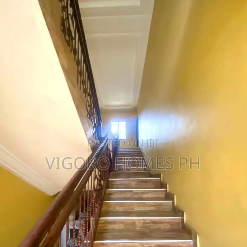 2bdrm Block of Flats in Shell Cooperative, Port-Harcourt for sale