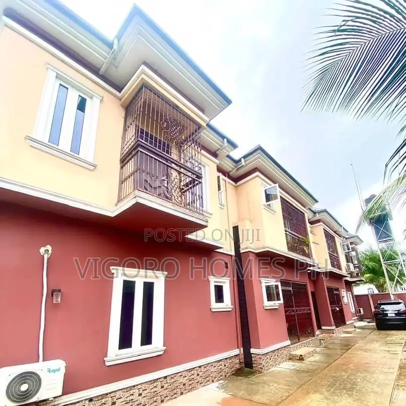 2bdrm Block of Flats in Shell Cooperative, Port-Harcourt for sale