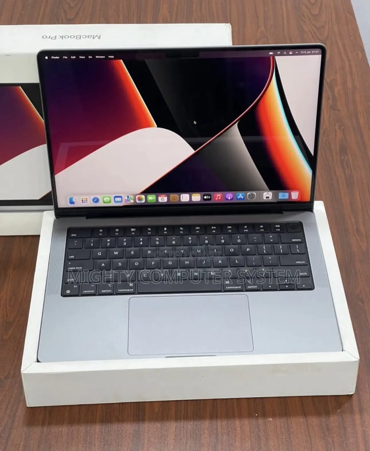 Laptop Apple MacBook Pro 2021 M1 16GB Apple M1 Pro SSD 512GB