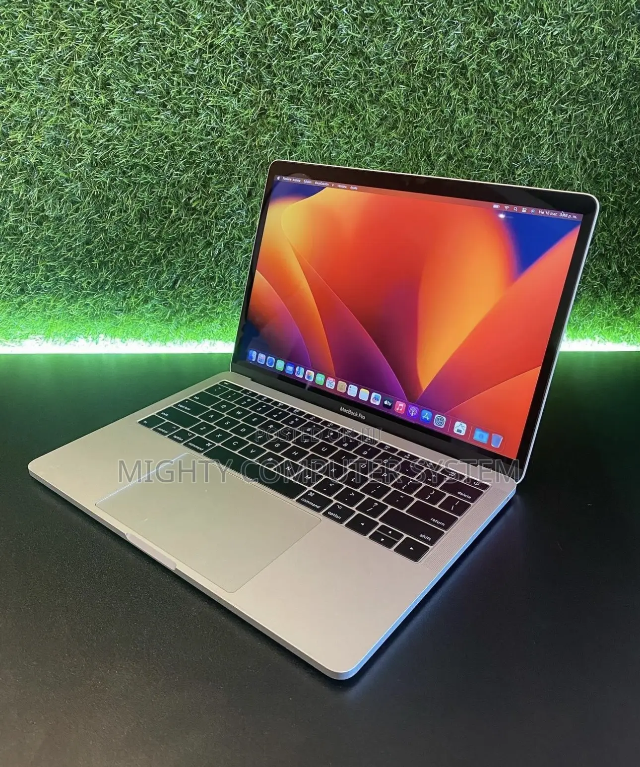 Laptop Apple MacBook Pro 8GB Intel Core i5 SSD 256GB