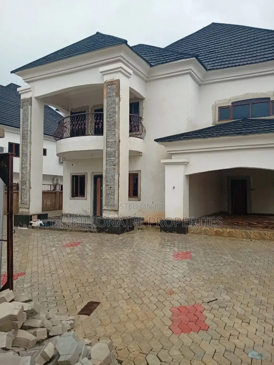 5bdrm Duplex in New Owerri for sale