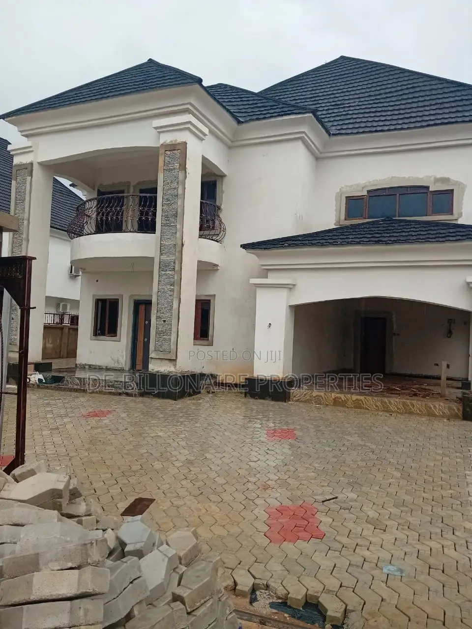 5bdrm Duplex in New Owerri for sale