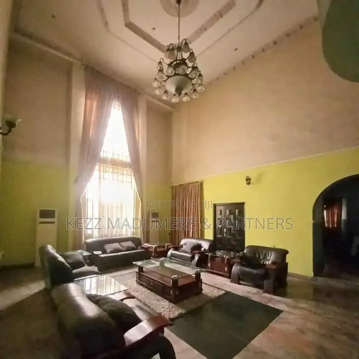 5bdrm Duplex in Gated Estate , Dr for sale