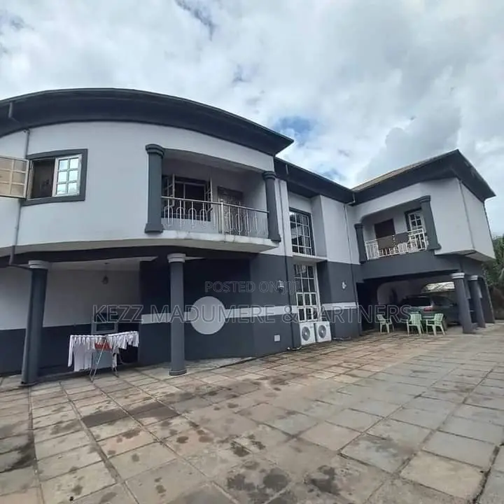 5bdrm Duplex in Gated Estate , Dr for sale