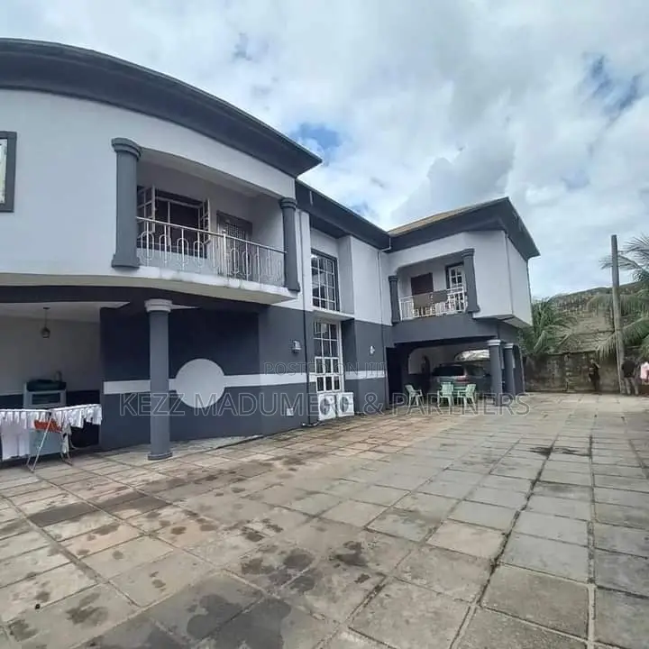 5bdrm Duplex in Gated Estate , Dr for sale