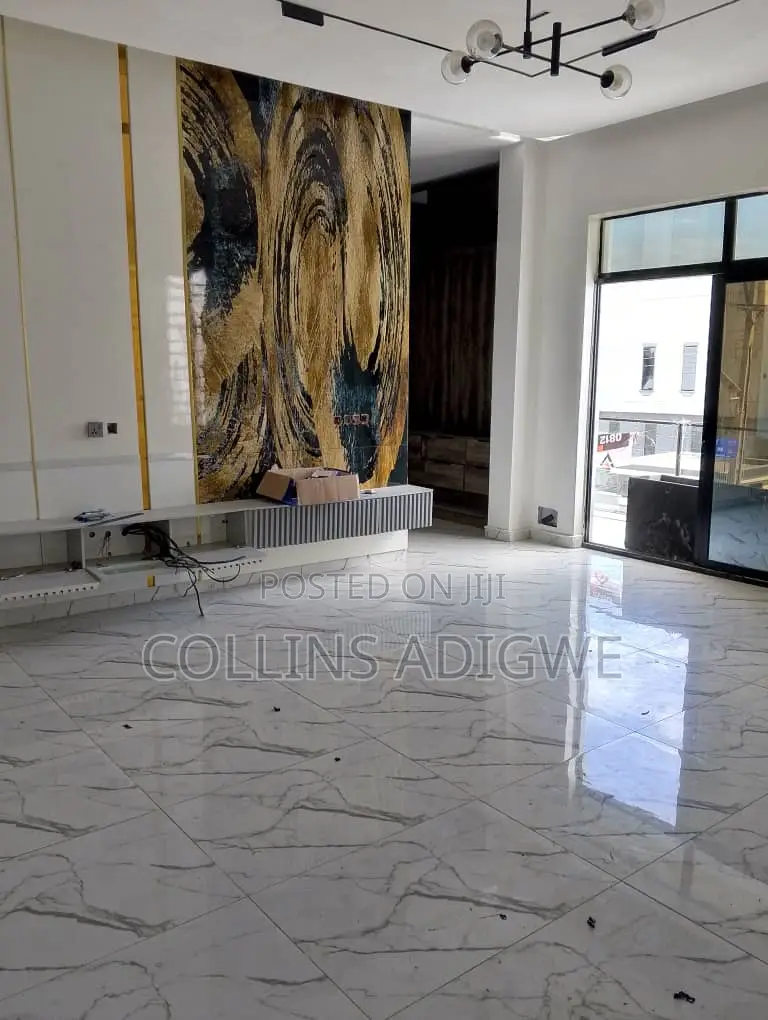 4bdrm Duplex in Orchid Road Chevron for sale