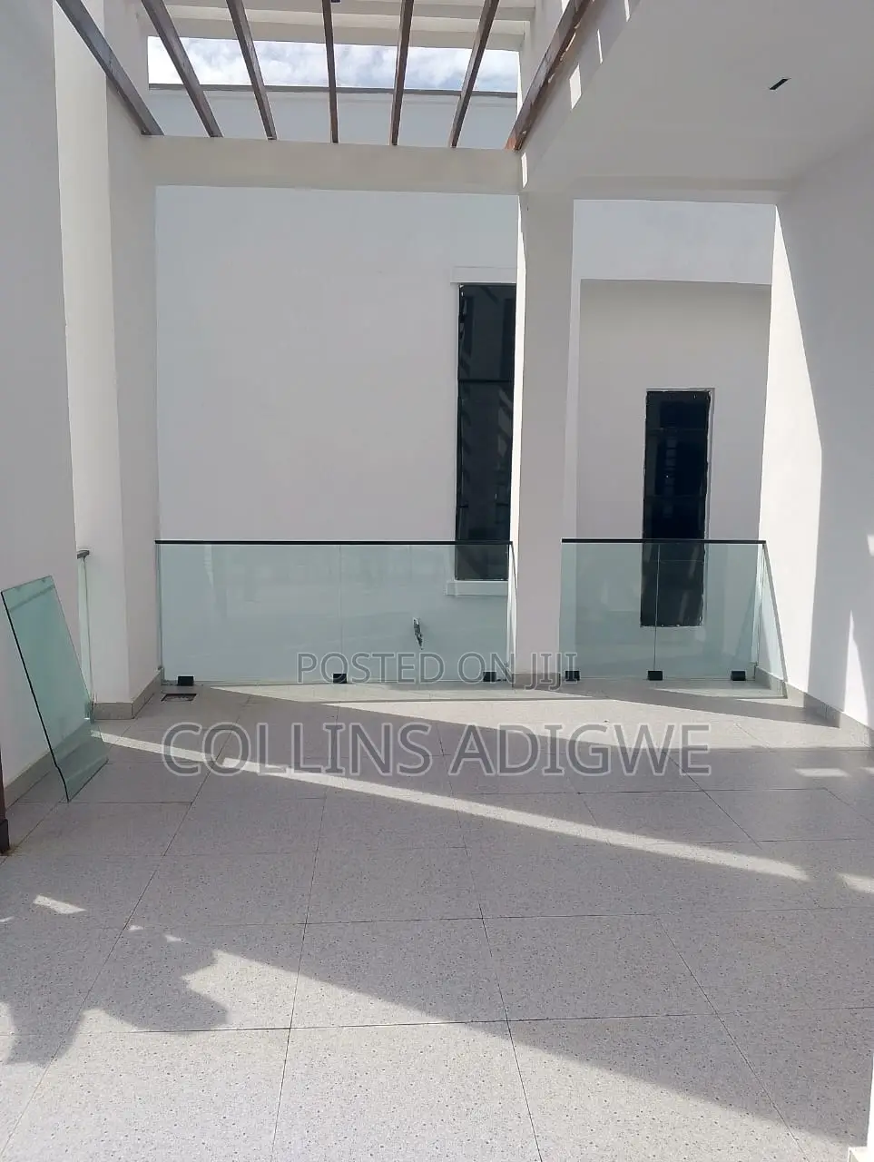 5bdrm Duplex in Orchid Road Chevron for sale