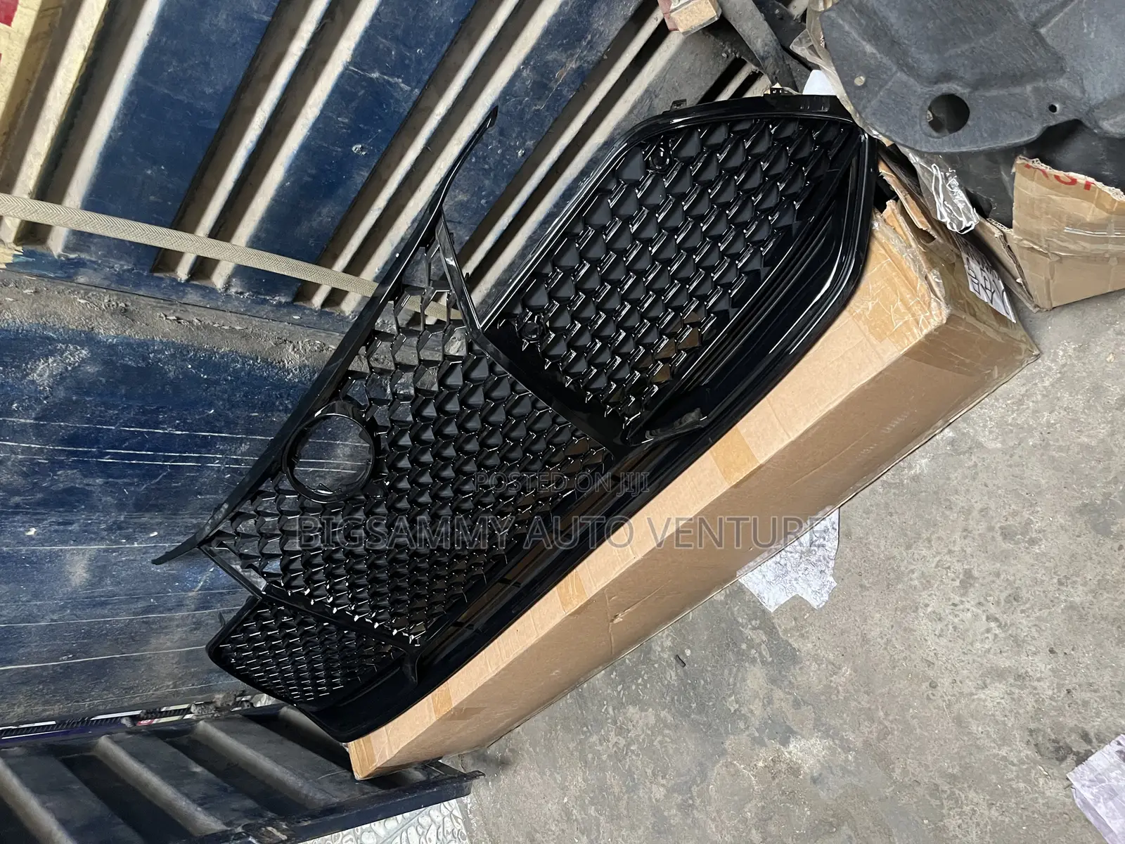 Toyota Avalon 2020/2021 Bumper Grill