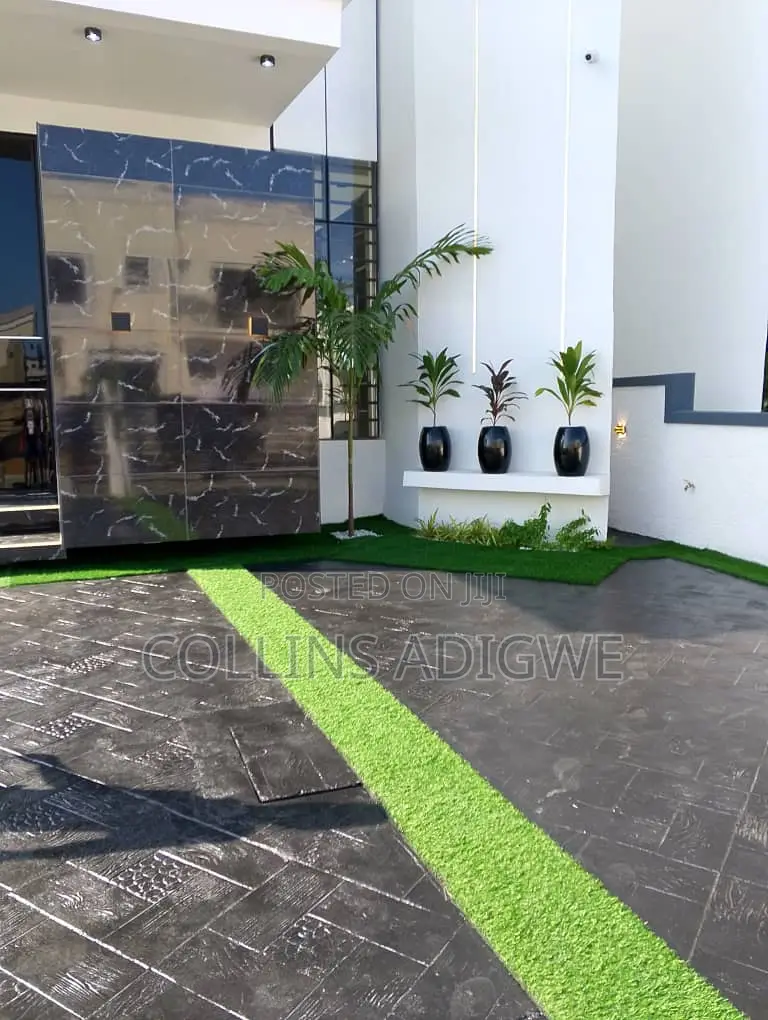 4bdrm Duplex in Lake Estate Chevron for sale