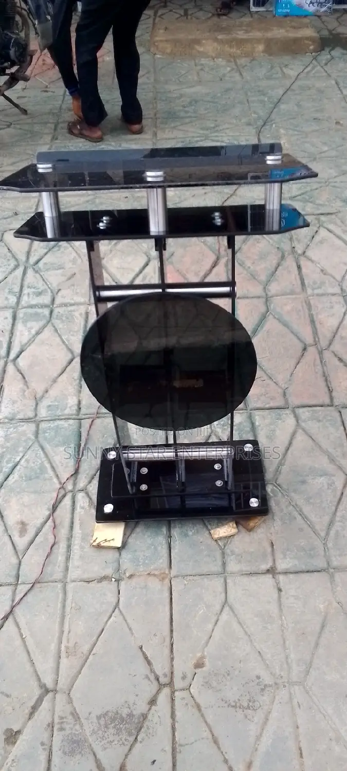 High Quality Executive Thick Glass Pulpit