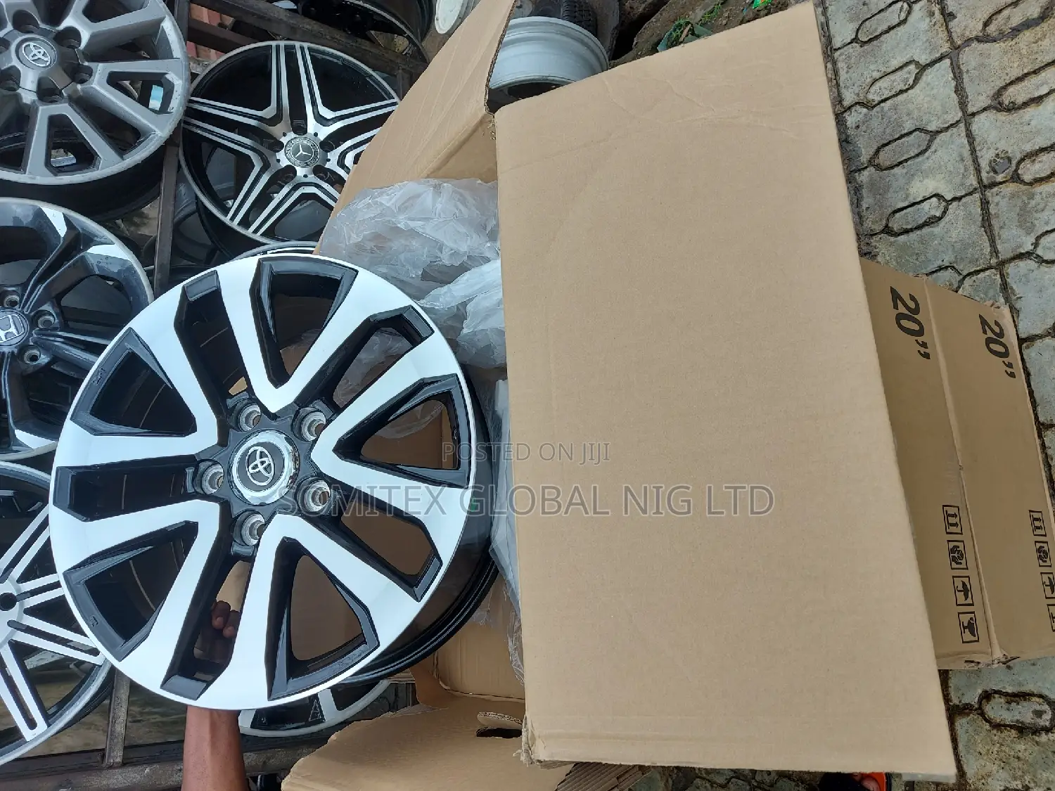 Toyota Land Cruiser 20rim!
