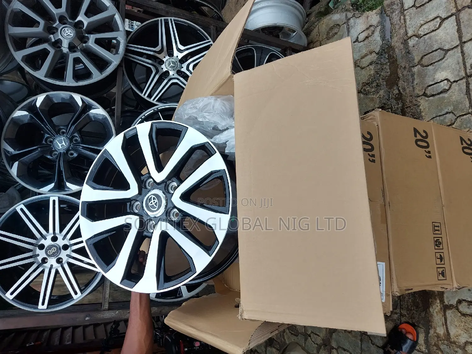 Toyota Land Cruiser 20rim!
