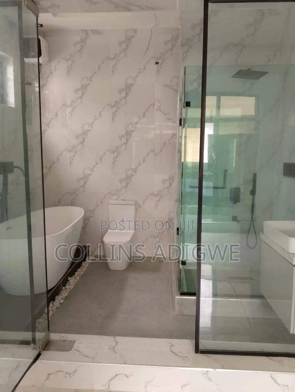 4bdrm Duplex in Chevron for sale