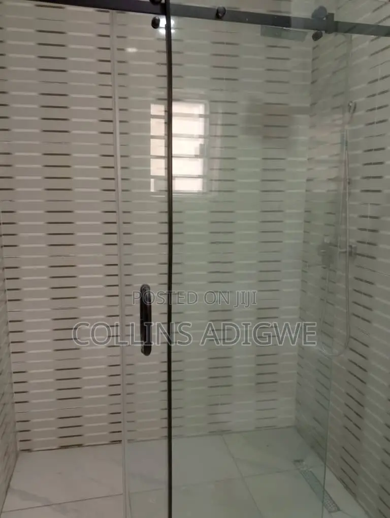 4bdrm Duplex in Court 7 Chevron for sale