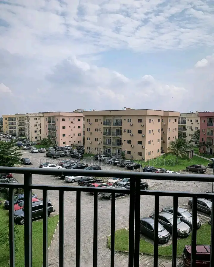 3bdrm Apartment in Golf Estate ,Dr for sale