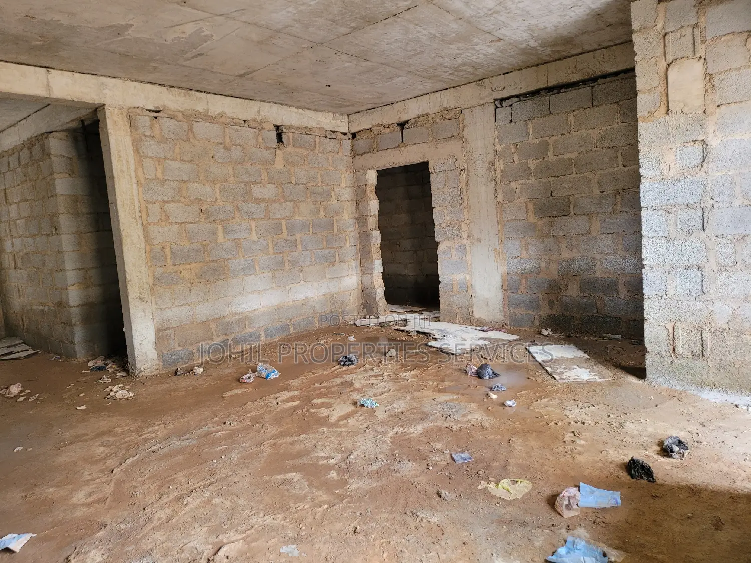 2bdrm Block Of Flats In Army Command Estate For Sale