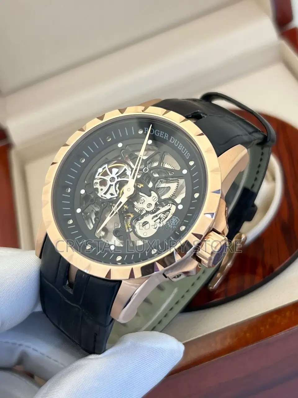Roger Dubuis Men Luxury Wristwatch