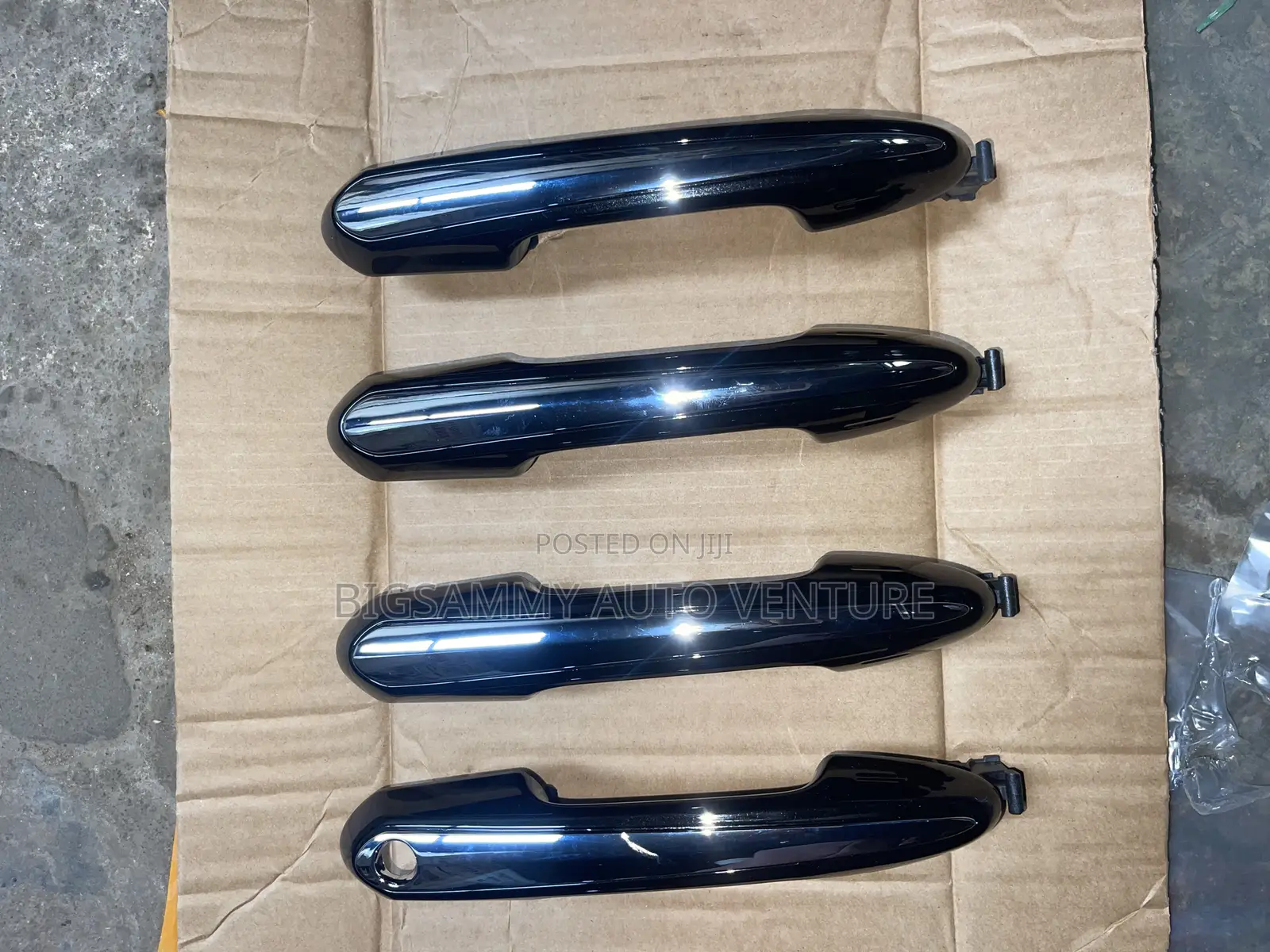 Toyota Landcruiser 2022 / 2023 Complete Door Handles