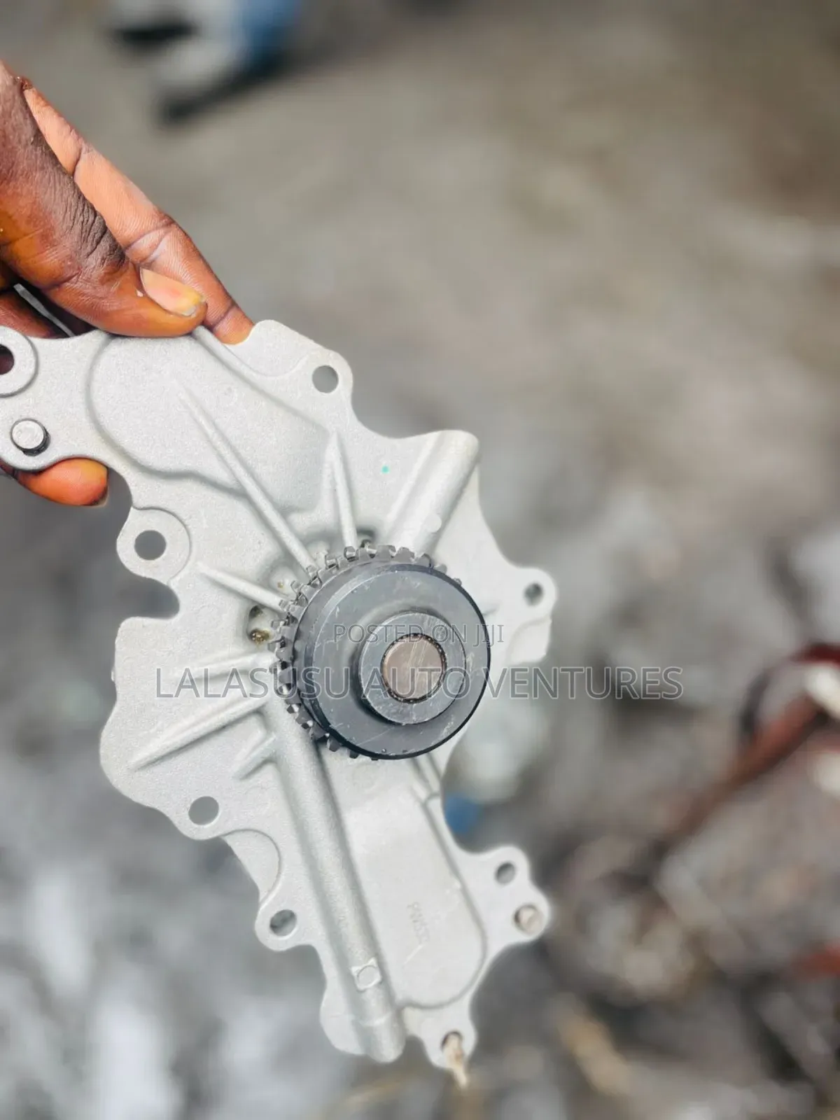 Water Pump for Ford Edge Explorer Cx9 2013