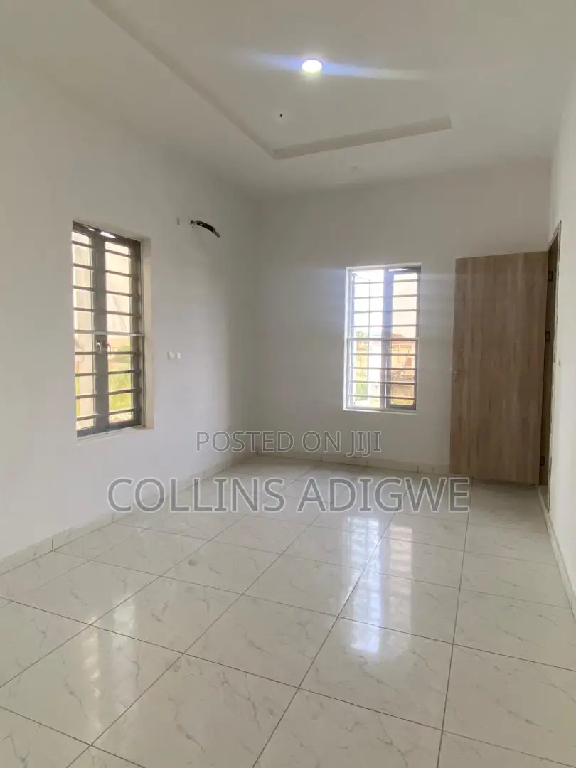 4bdrm Duplex in Vgc Harris Drive for sale