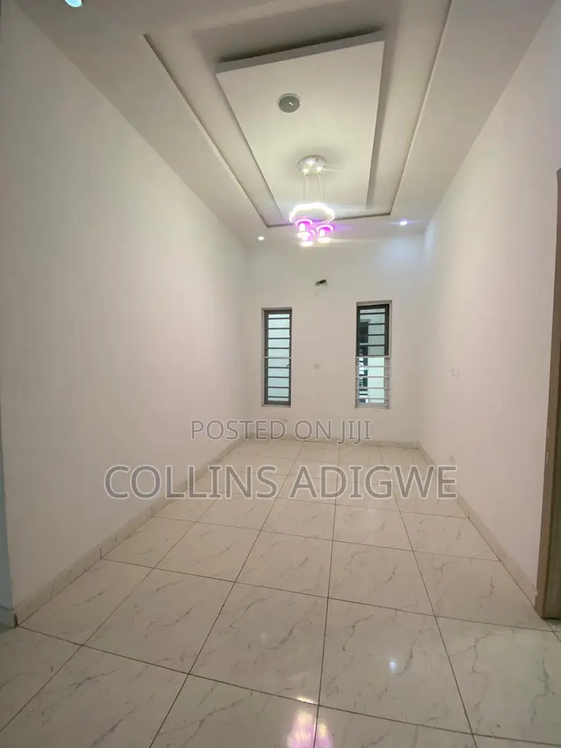 4bdrm Duplex in Vgc Harris Drive for sale