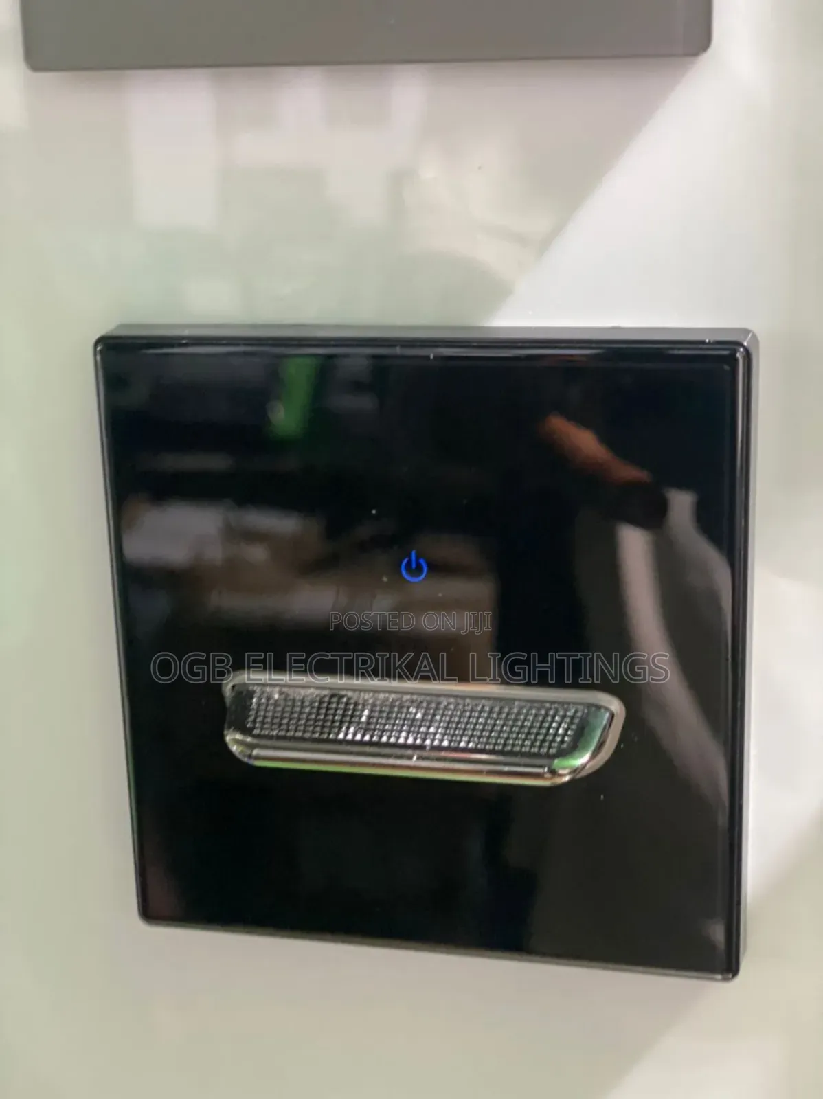 Glass Smart Switches and Sockets