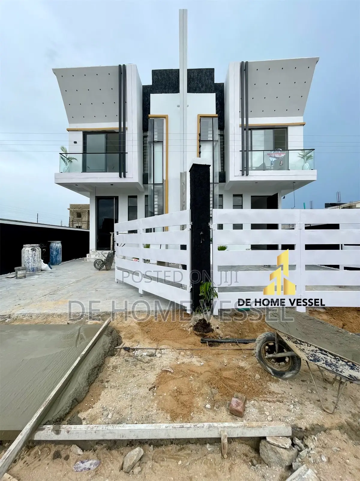 4bdrm Duplex in Ikota for sale
