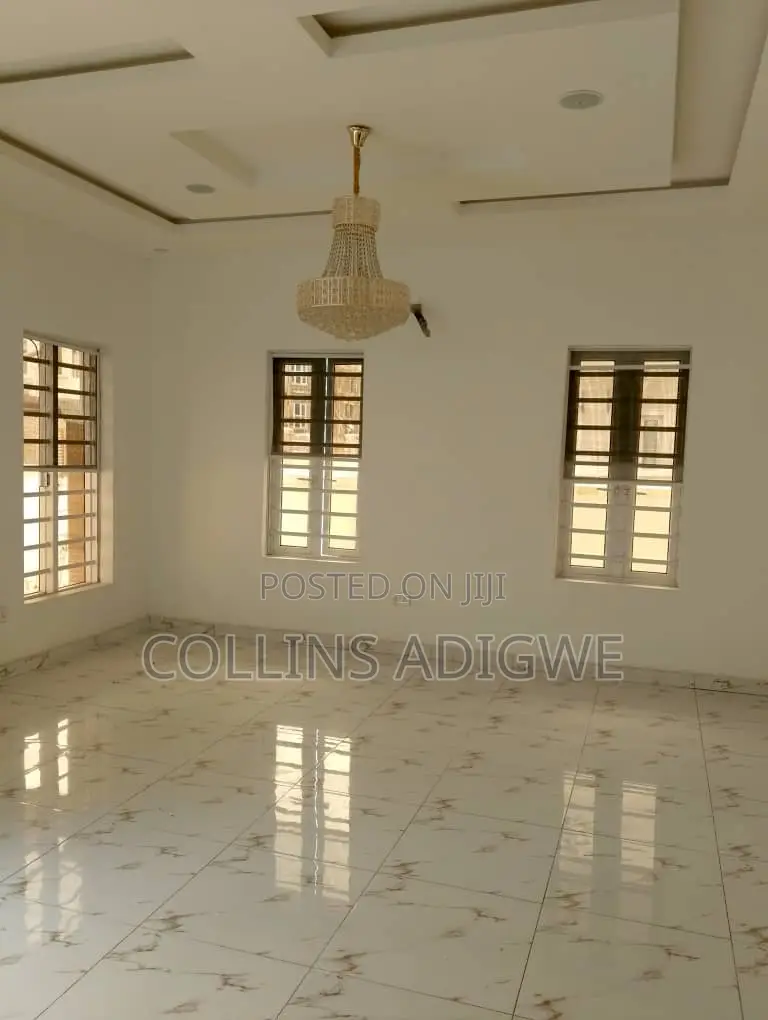4bdrm Duplex in Ikota Gra for sale