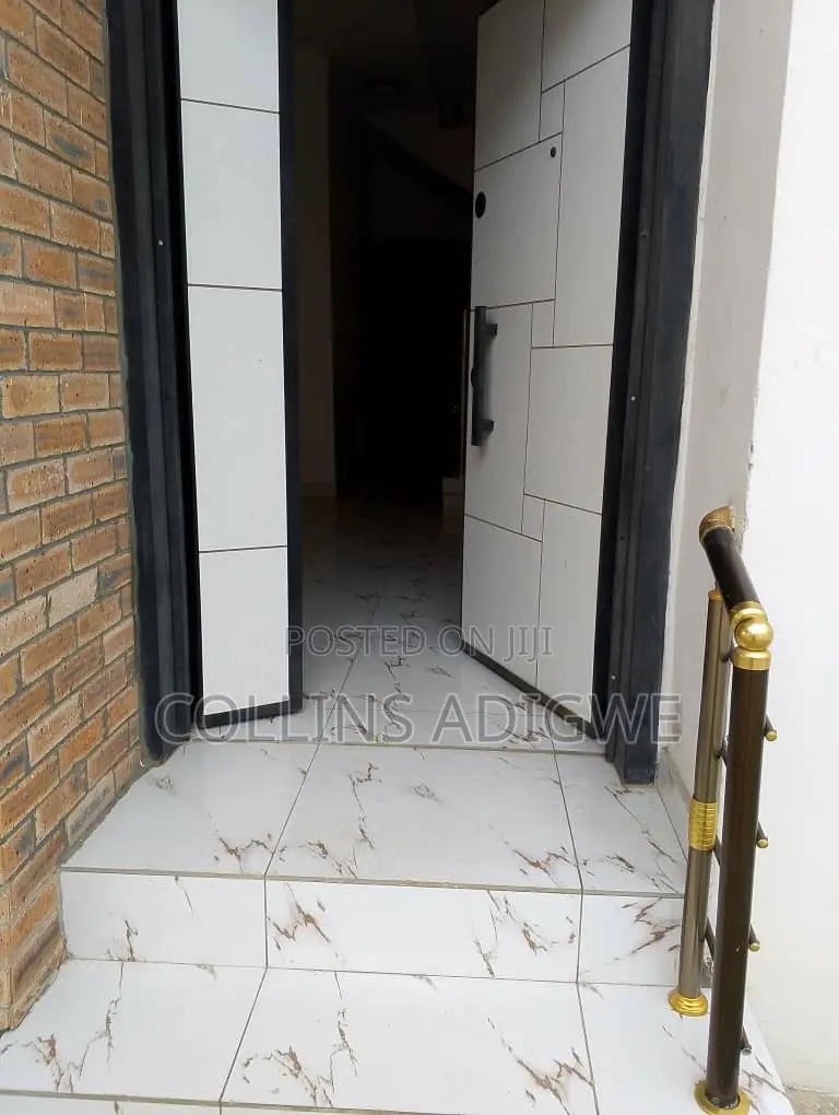 4bdrm Duplex in Ikota Gra for sale