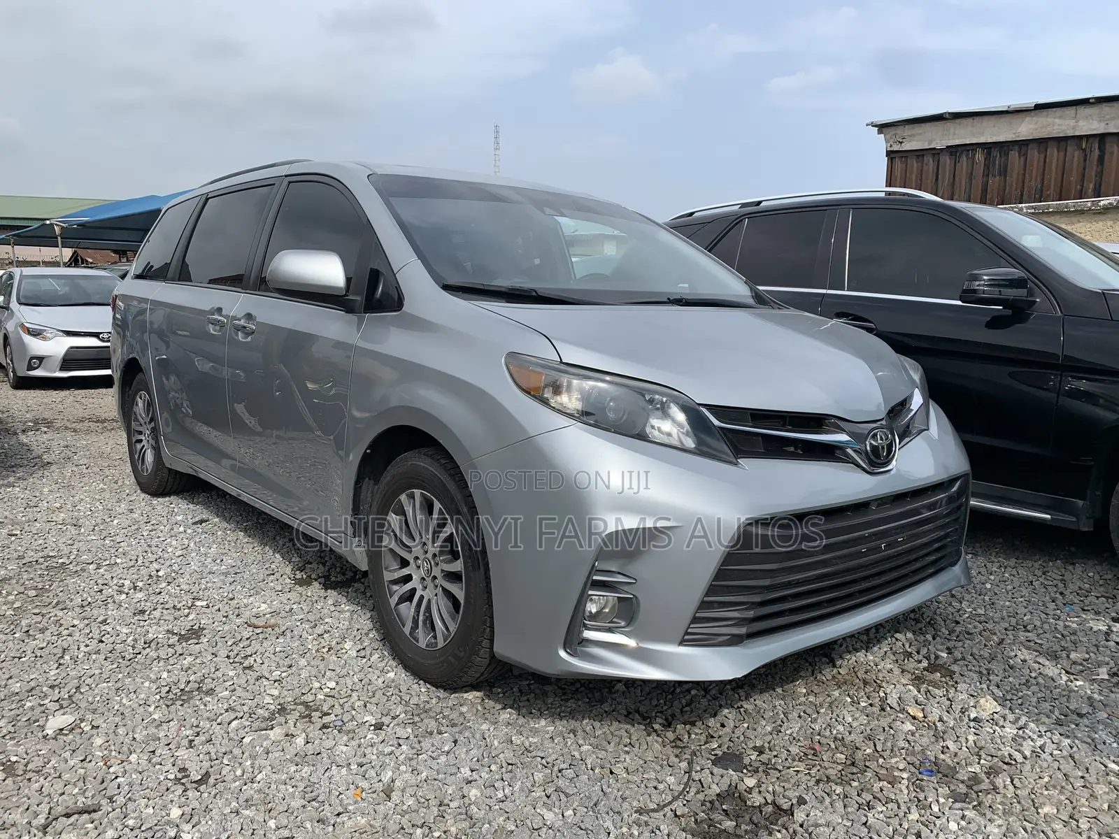 Toyota Sienna XLE AWD 2019 Silver