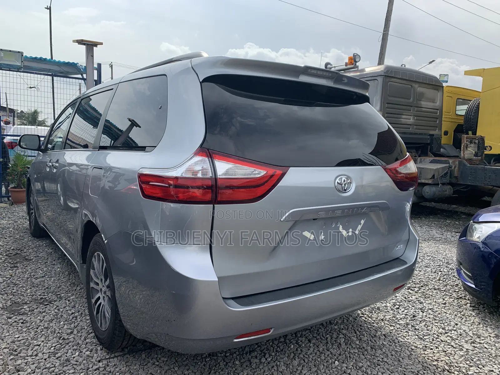 Toyota Sienna XLE AWD 2019 Silver