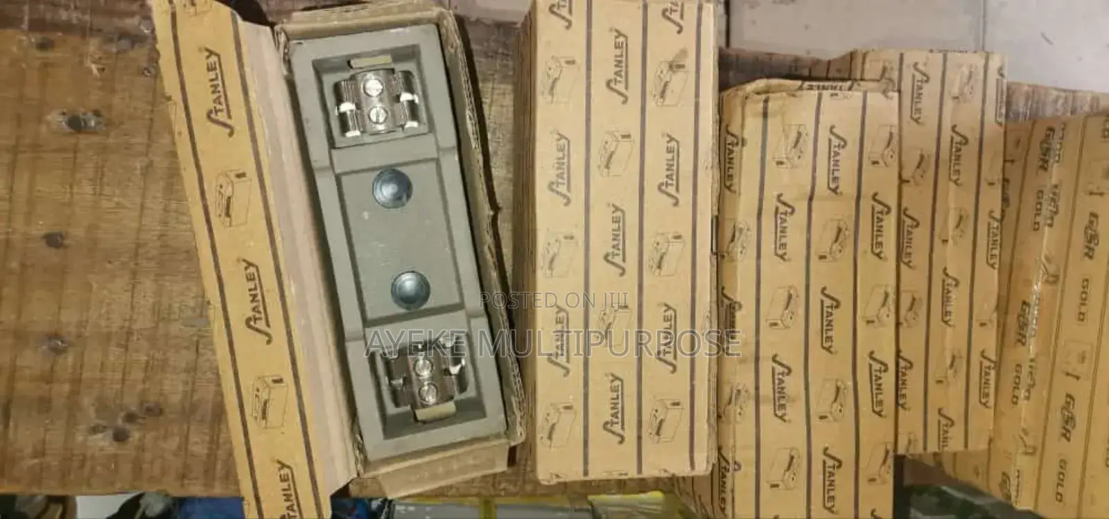 200amps Stanley Fuse and Base Cut Out