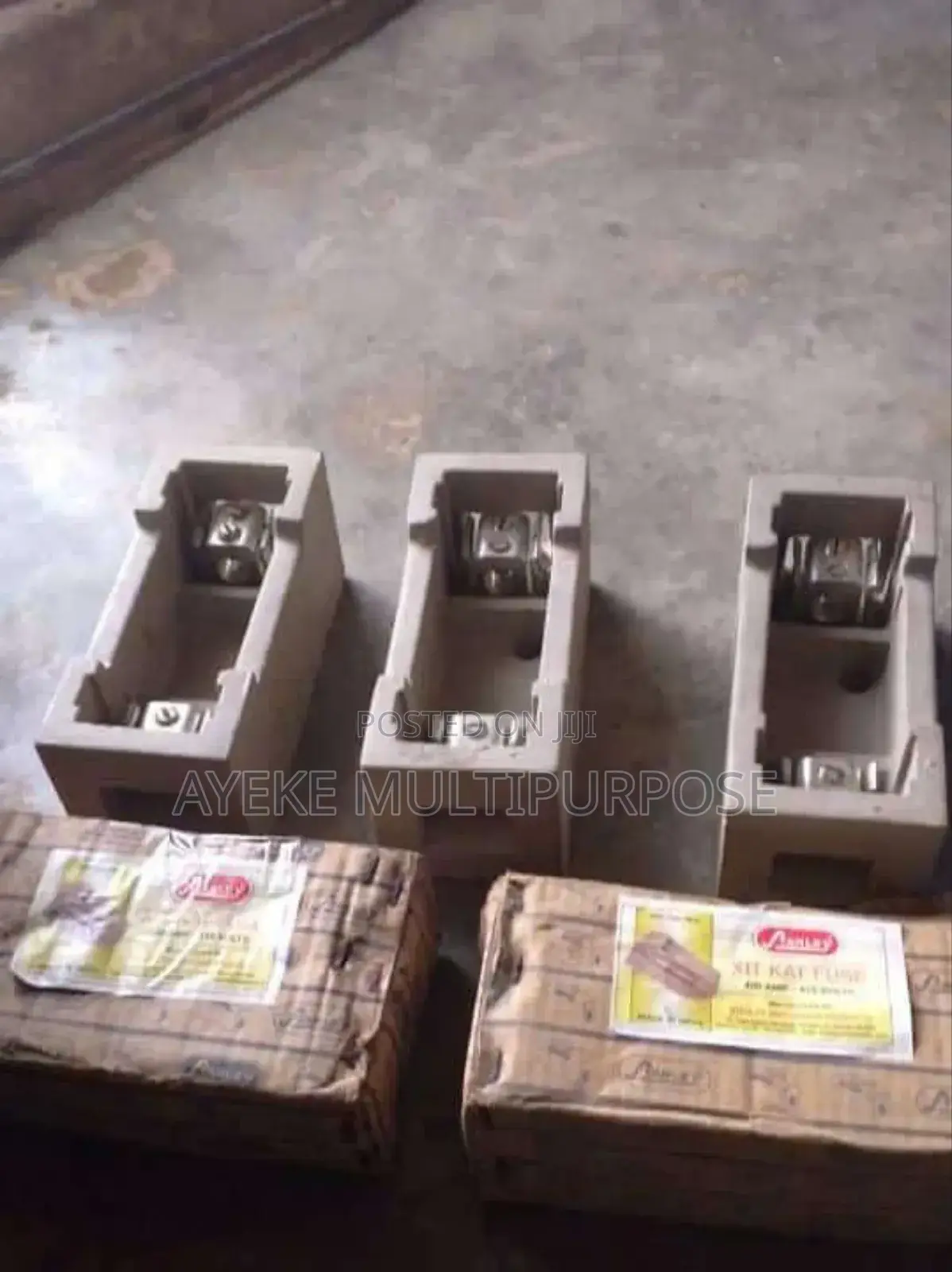 200amps Stanley Fuse and Base Cut Out