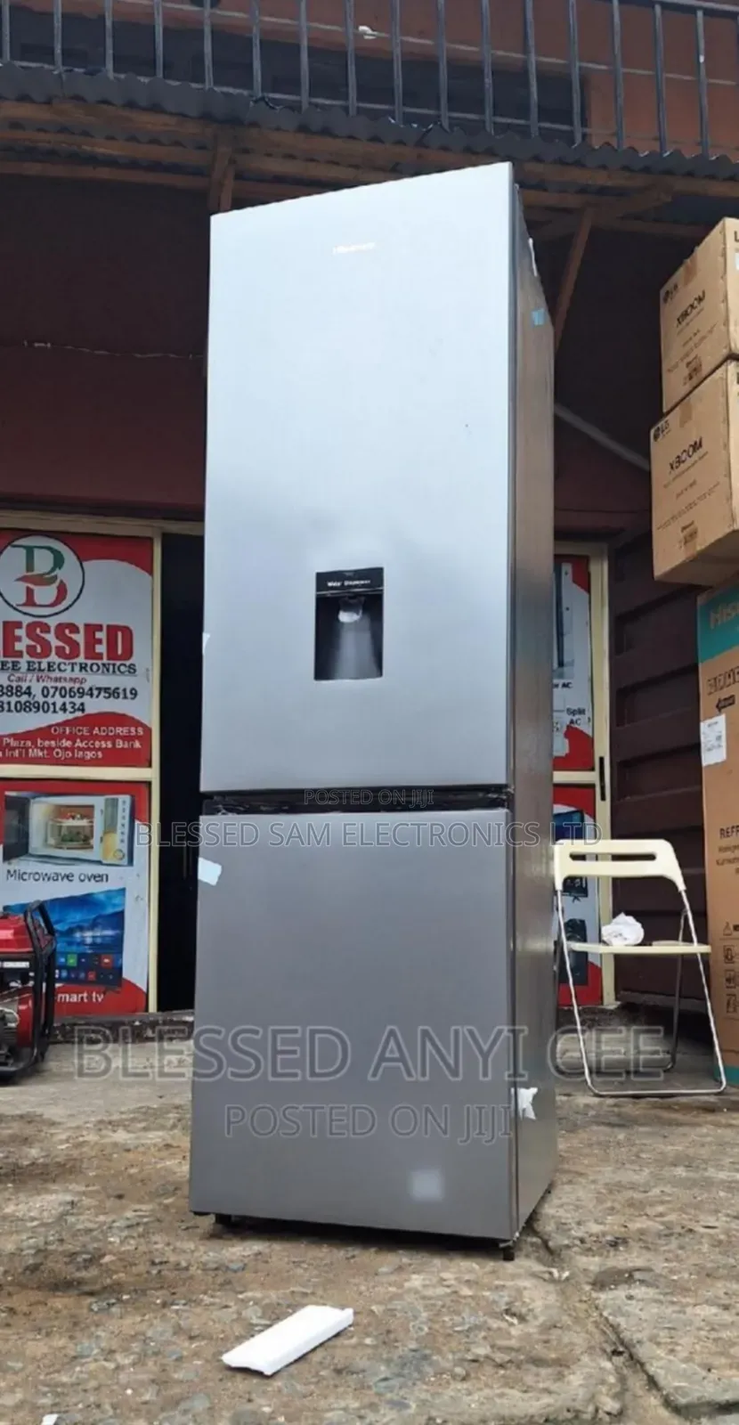 Original >Hisense 264 Litre Fridge + Bottom Freezer > Dispenser