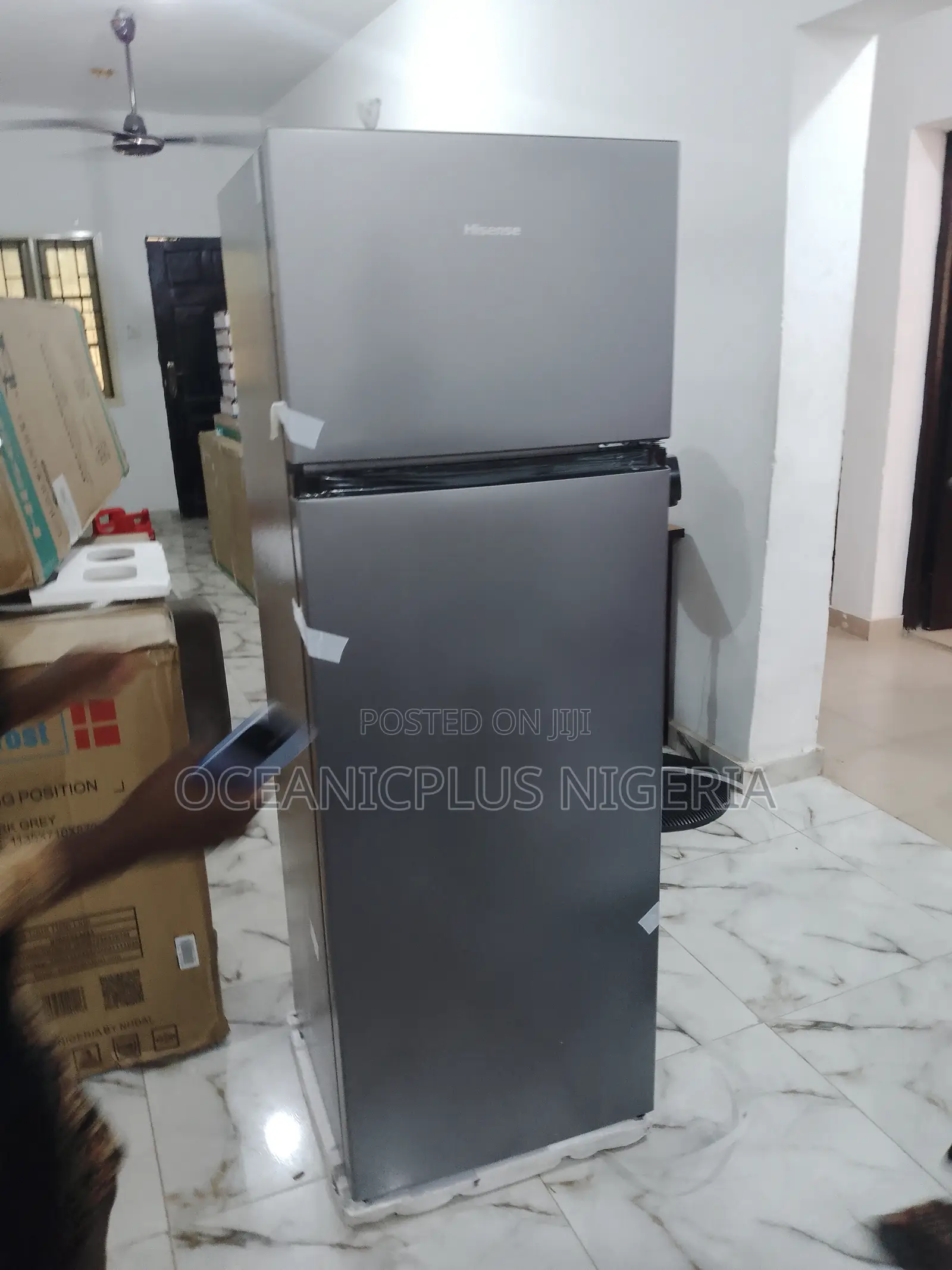 Topquality 240L Refrigerator