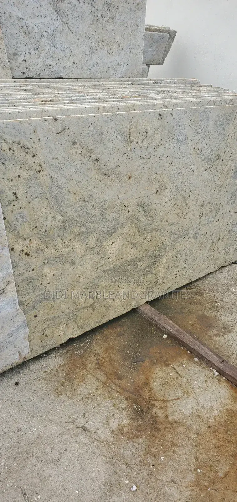 Colonial Gold Slab for Staircases and Counter Tops