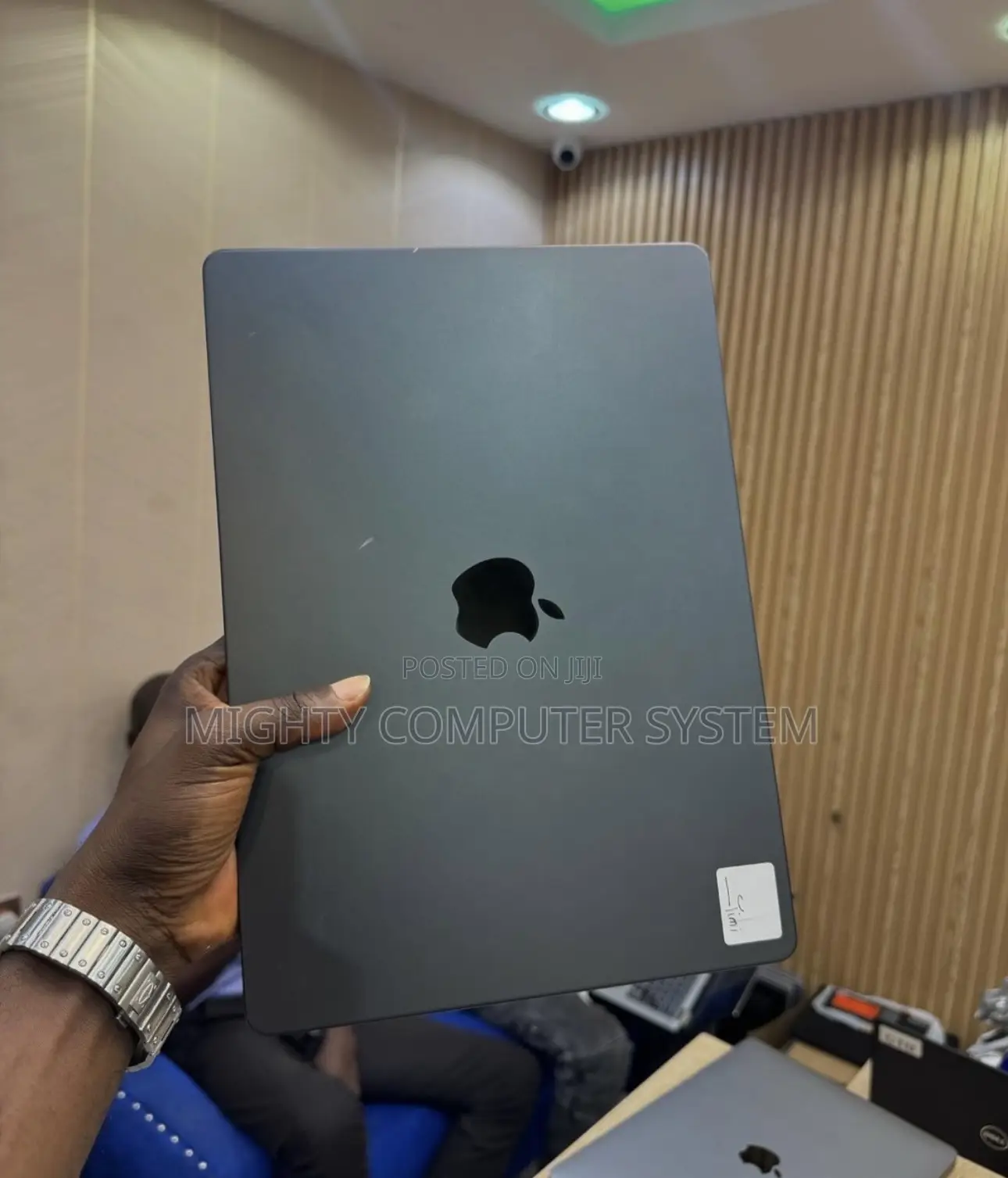 Laptop Apple MacBook Pro 2023 M3 14-inch 18GB Apple M3 SSD 512GB
