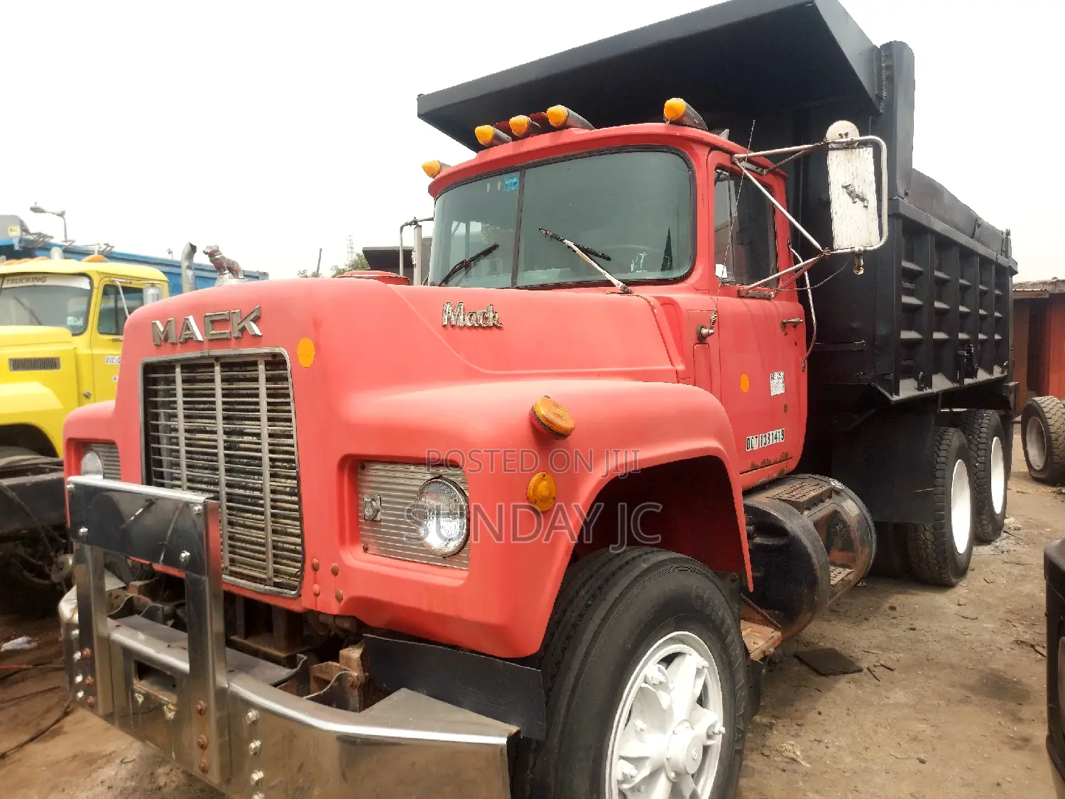 24valve R Model MACK Ten Tyres Dump Truck Big Axle Superb En