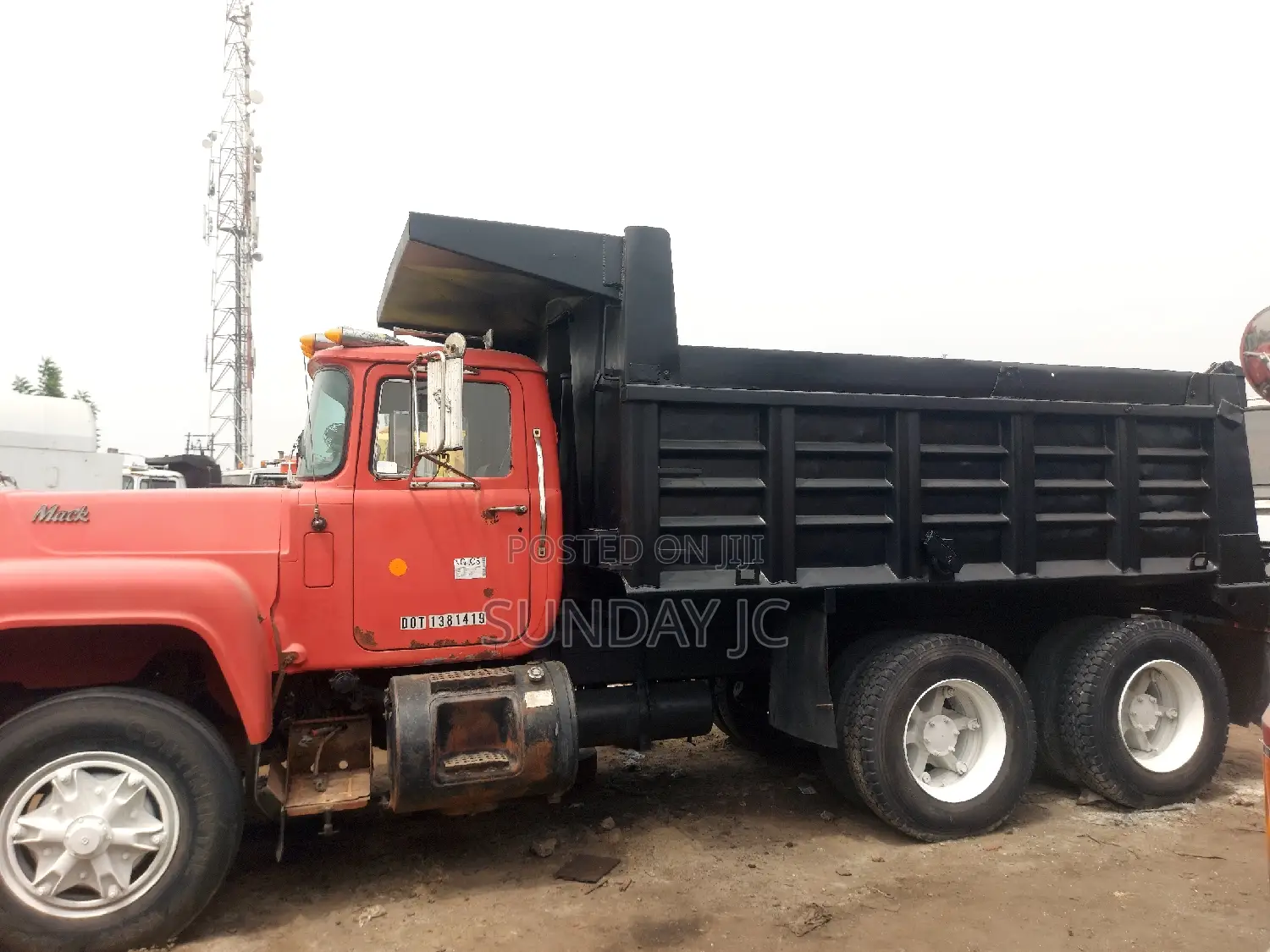 24valve R Model MACK Ten Tyres Dump Truck Big Axle Superb En