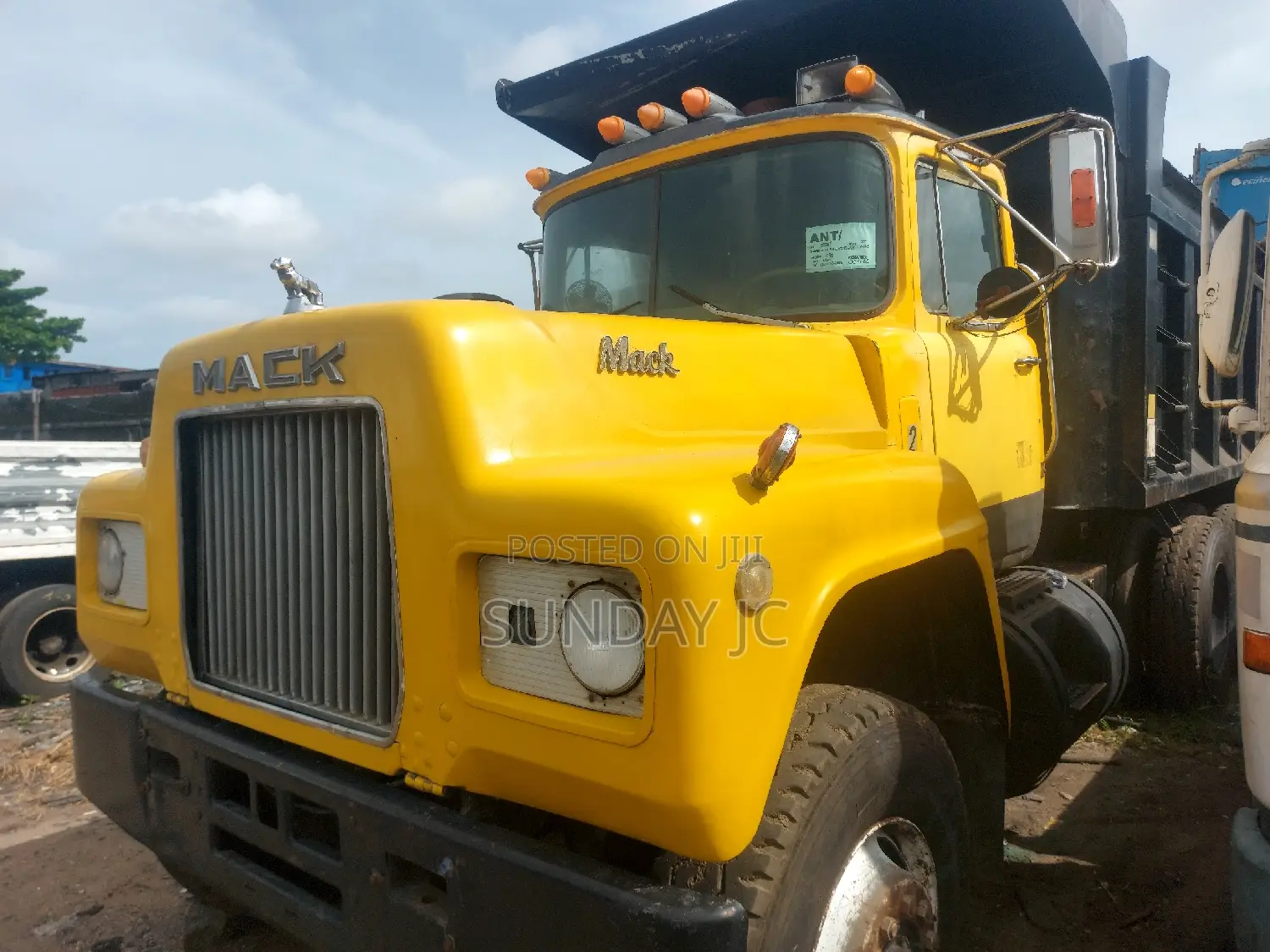 Foreign Used 12valve Rmodel Mack Ten Tyres Dump Truck Superb