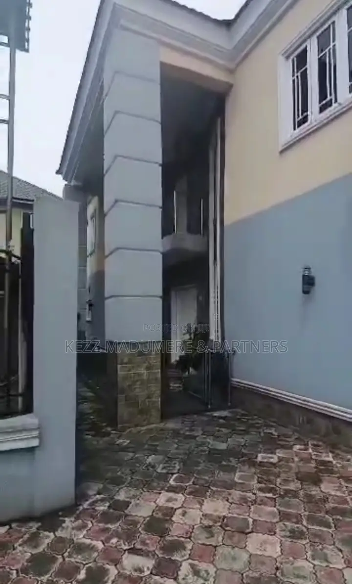 5bdrm Duplex in Elelenwo , Port for sale