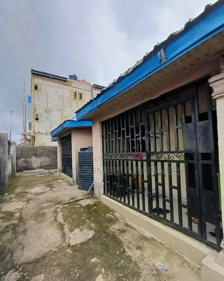 5bdrm Bungalow in Amechi Primary, Port-Harcourt for sale