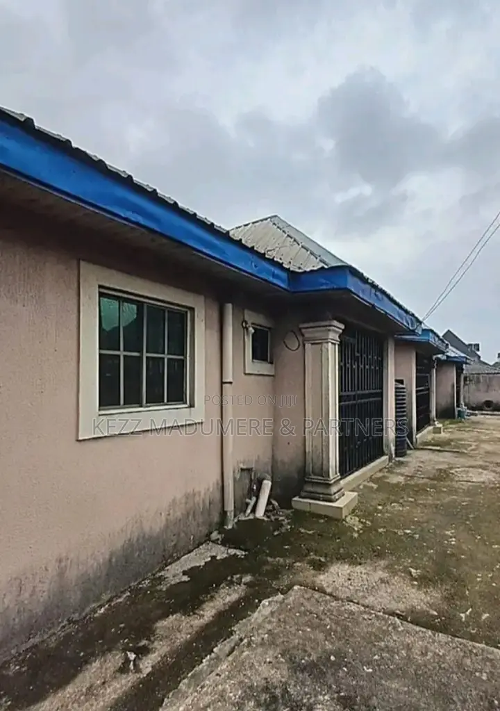5bdrm Bungalow in Amechi Primary, Port-Harcourt for sale