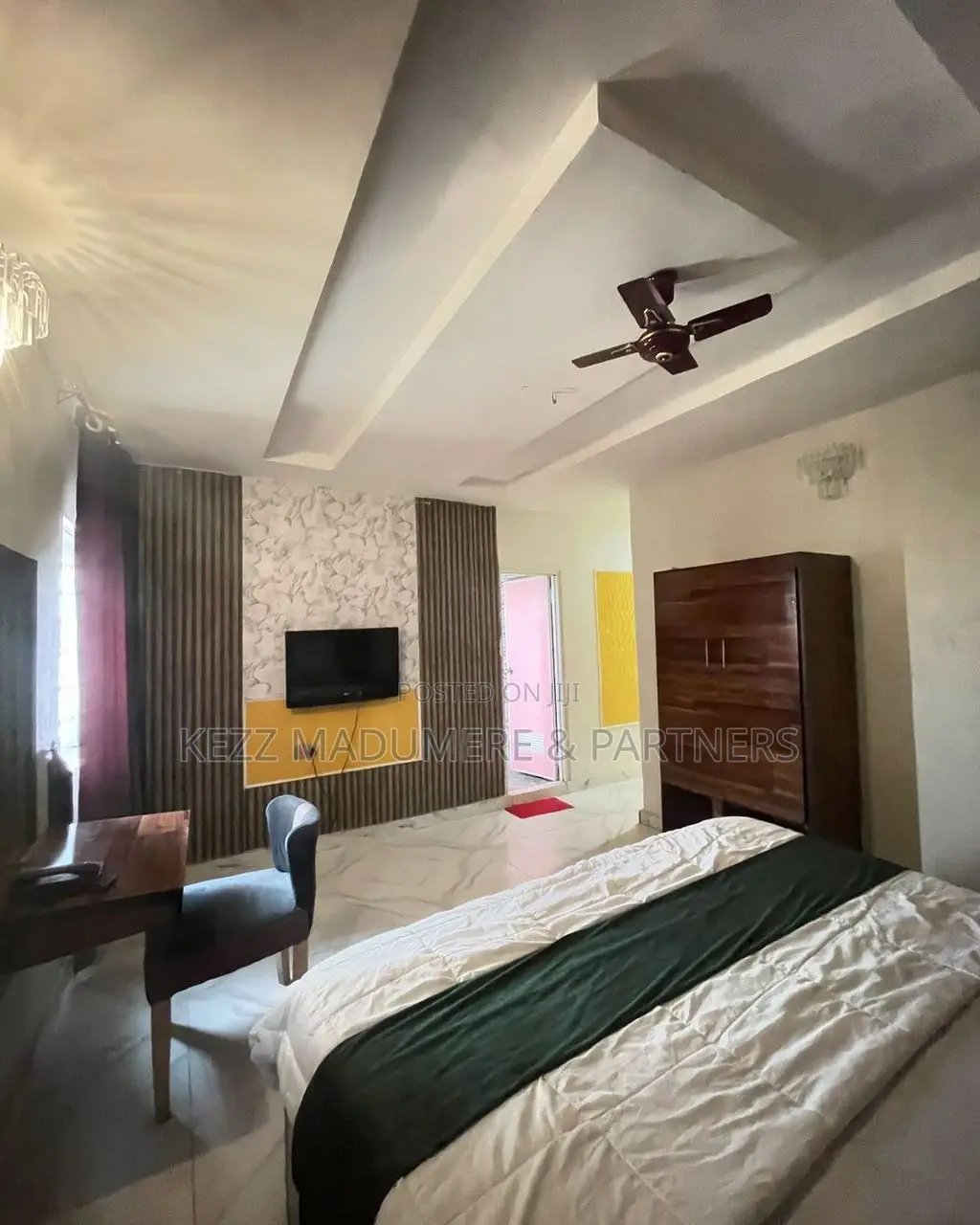 For Sale: 11 Rooms Functional Hotel