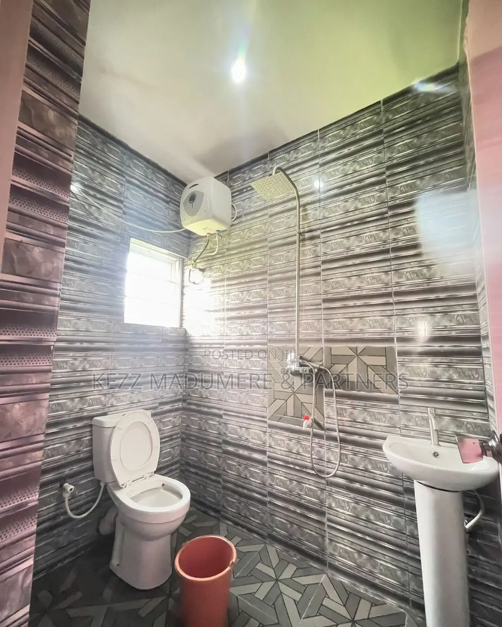For Sale: 11 Rooms Functional Hotel