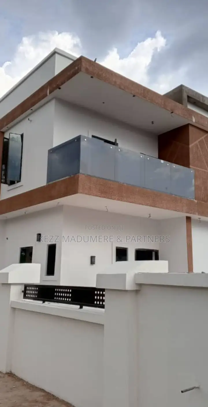 4bdrm Duplex in Wtc Estate , Enugu , for sale