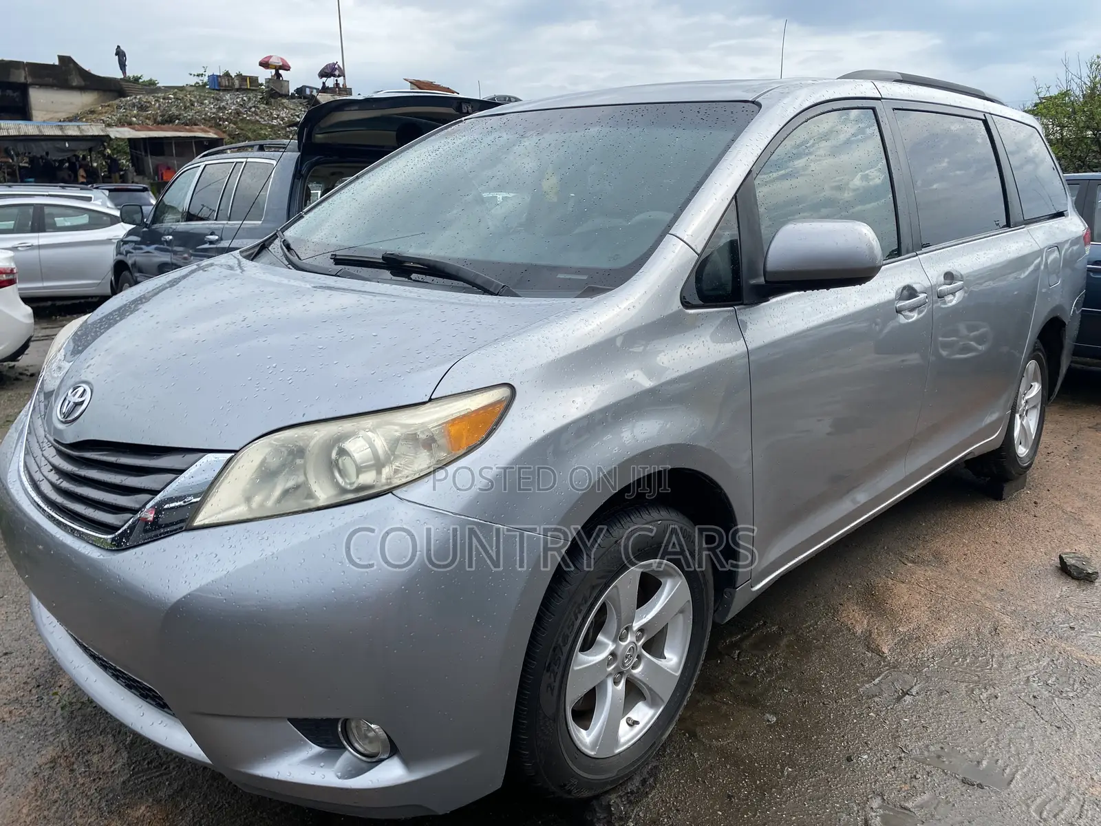 Toyota Sienna XLE 8 Passenger 2012 Silver