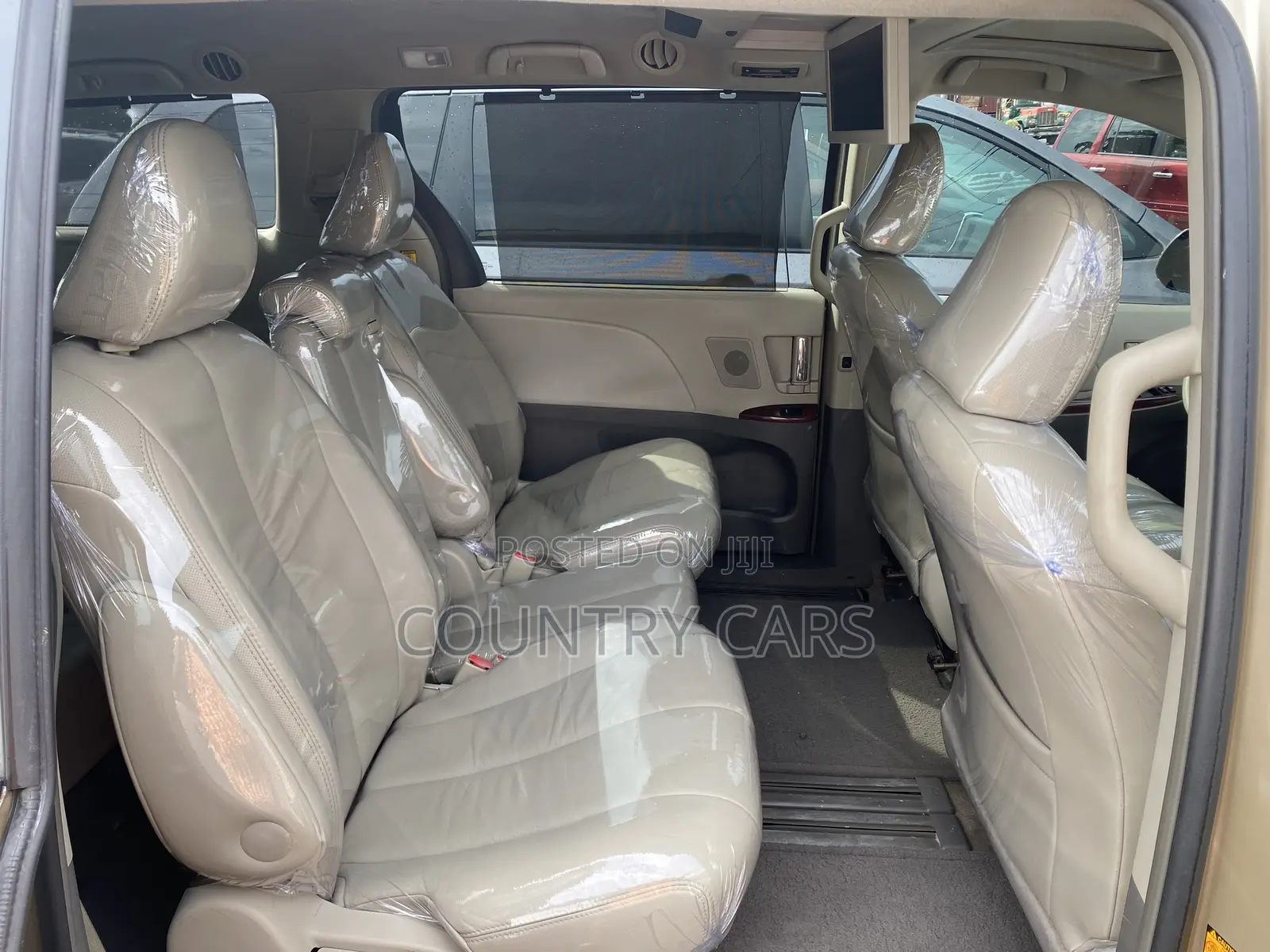 Toyota Sienna XLE 8 Passenger 2011 Gold