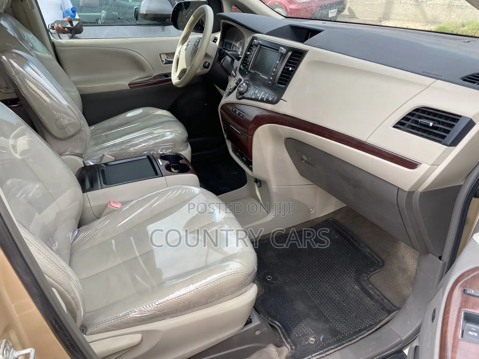 Toyota Sienna XLE 8 Passenger 2011 Gold