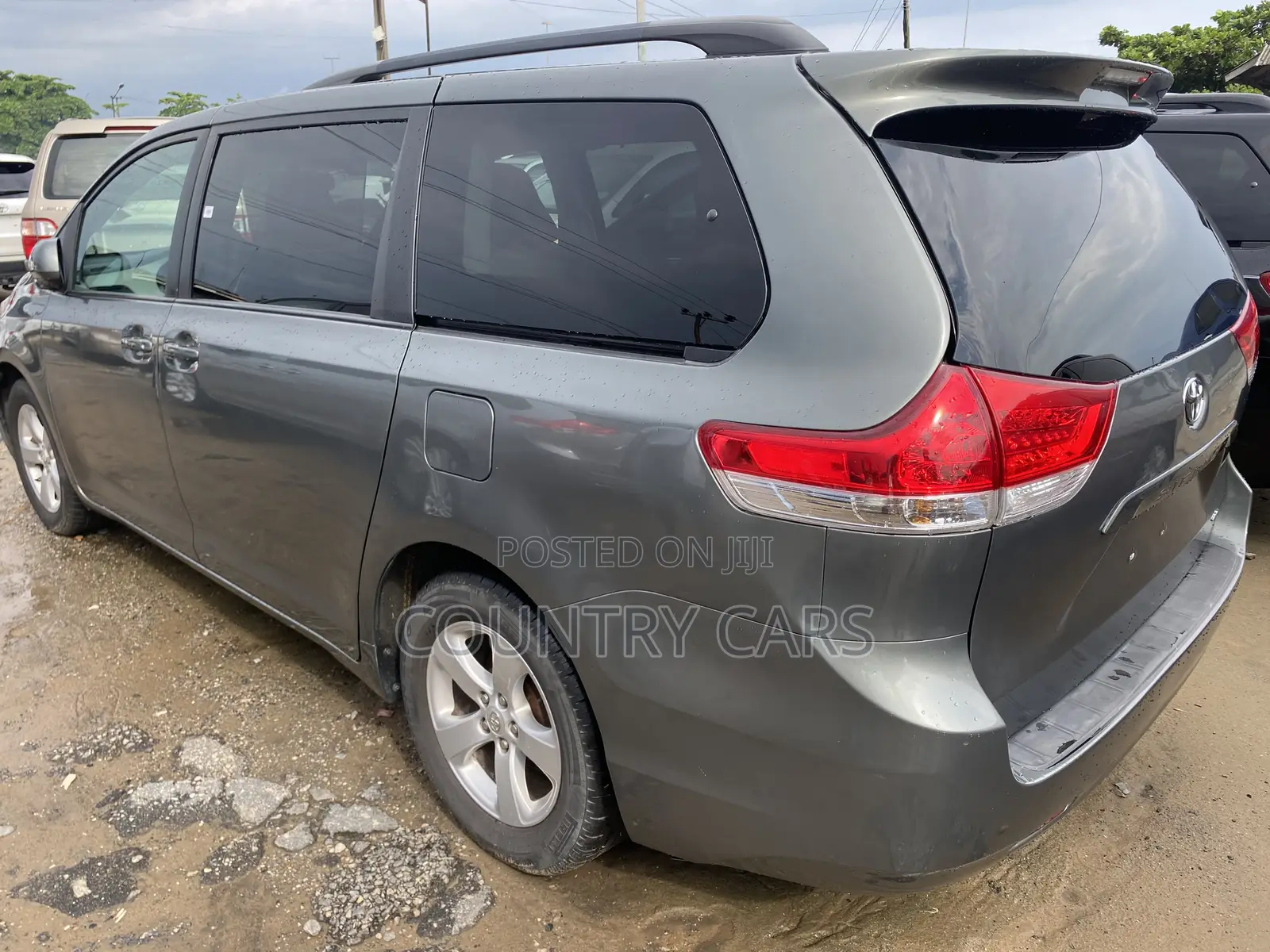 Toyota Sienna LE AWD 7-Passenger 2013 Silver